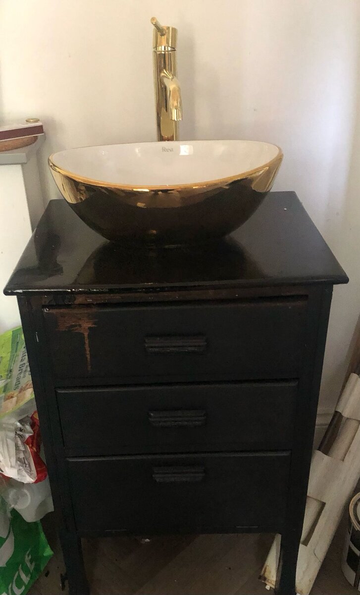 New sink replacing old